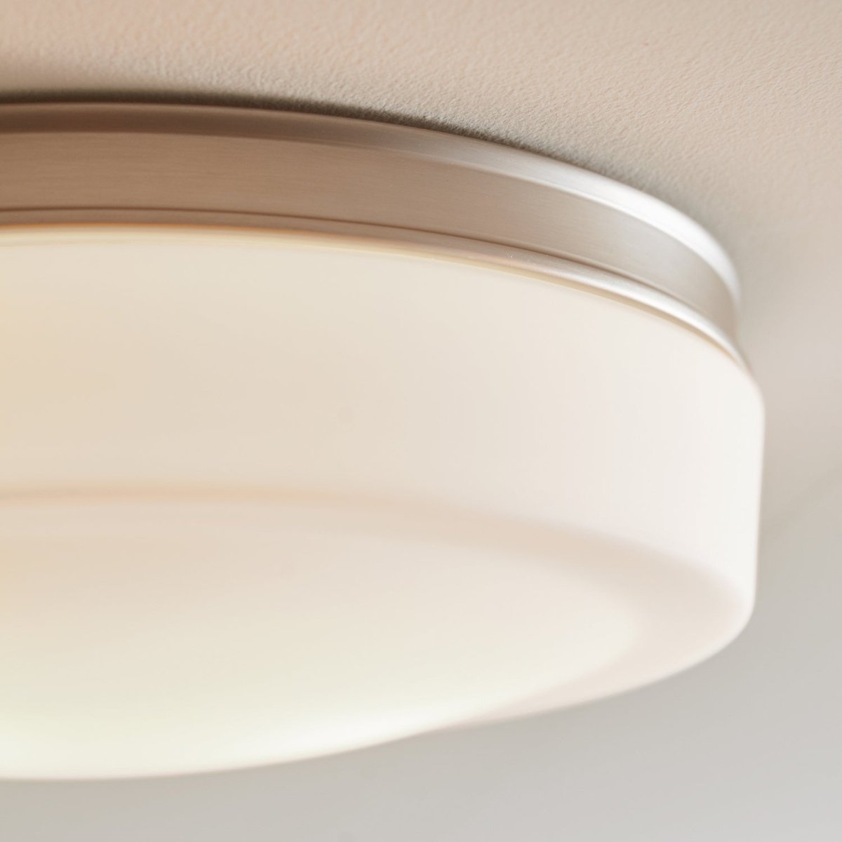 Plafonnier Issen - Nickel satiné by Visual Comfort Studio | Luminaires & cie