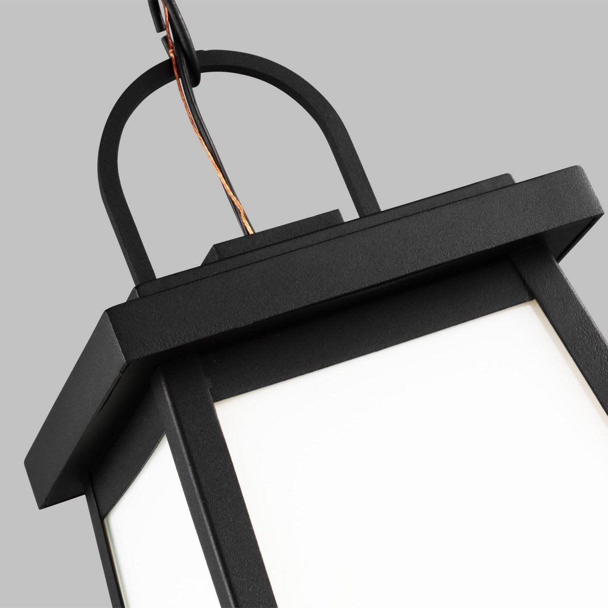 Suspension extérieure Founders - Bronze antique by Visual Comfort Studio | Luminaires & cie