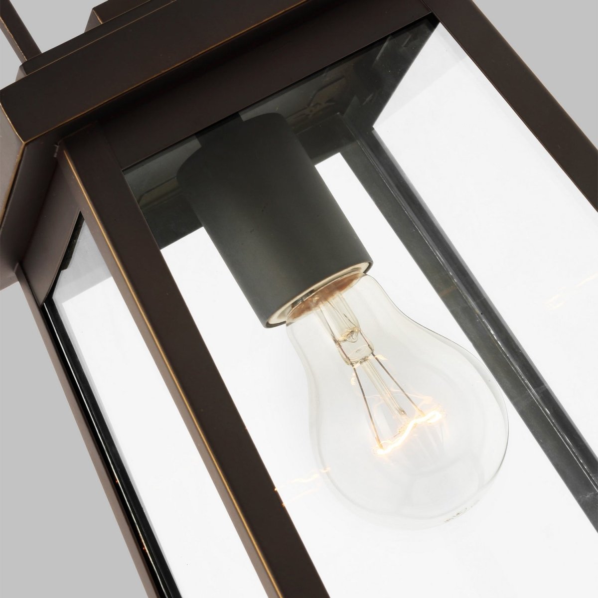 Suspension extérieure Founders - Bronze antique by Visual Comfort Studio | Luminaires & cie