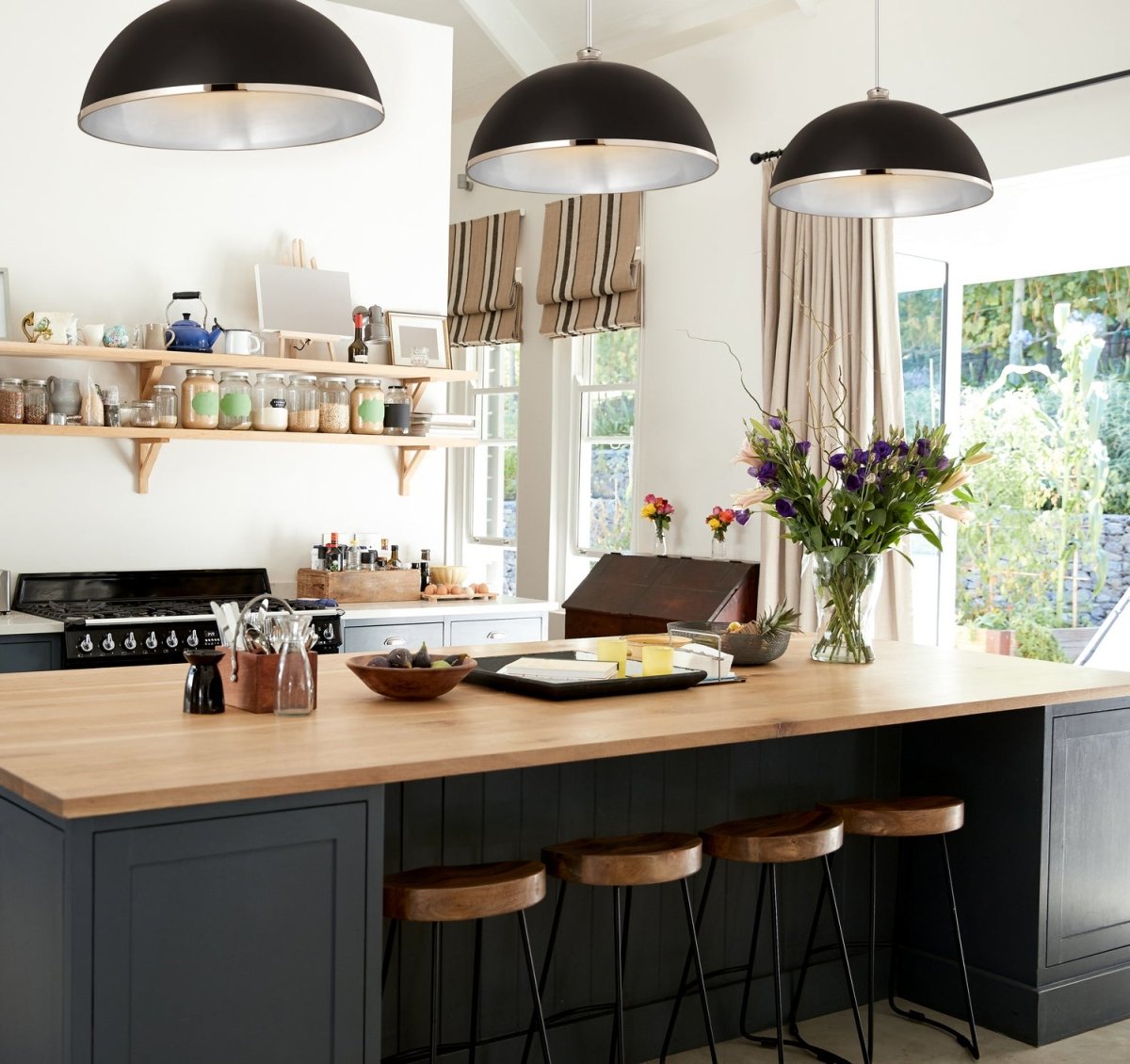 Suspension Landry - Blanc mat + Laiton bruni 20" by Z-Lite | Luminaires & cie