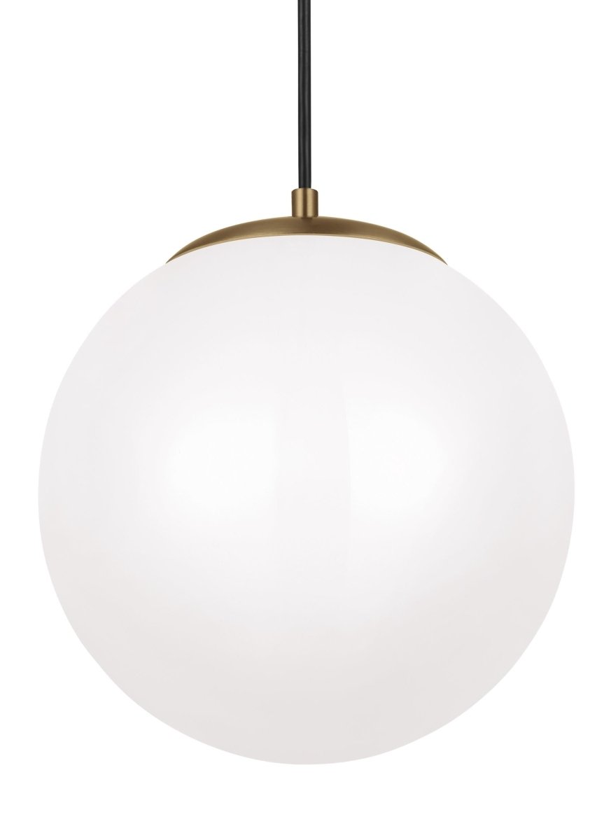 Suspension Leo - Hanging Globe L - Laiton satiné Module DEL intégré by Visual Comfort Studio | Luminaires & cie