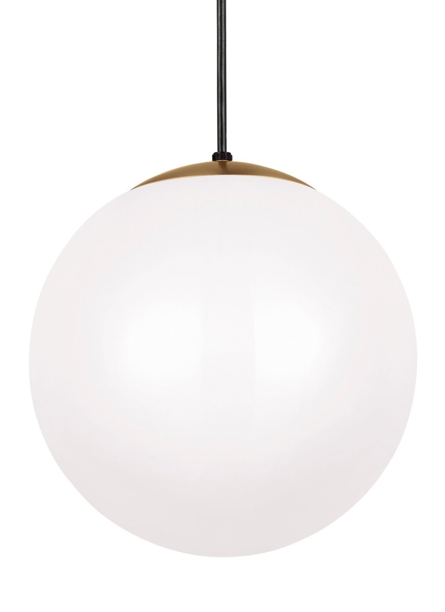 Suspension Leo - Hanging Globe XL - Laiton satiné Ampoules DEL incluses by Visual Comfort Studio | Luminaires & cie