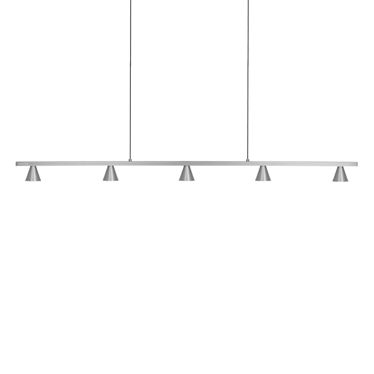 Suspension linéaire Dune Nickel brossé, 47 1/2" – Kuzco Lighting