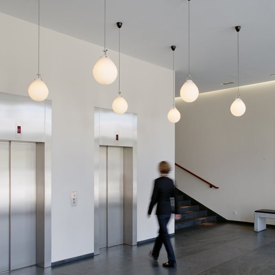 Suspension Moser - 9.8" by Louis Poulsen | Luminaires & cie