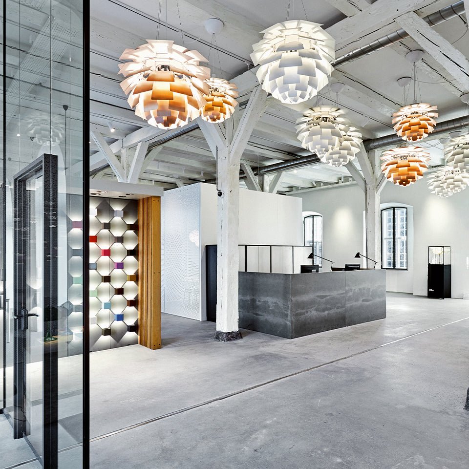 Suspension PH Artichoke - 33.1" Noir DEL 3000°K (Dim 0 - 10V) by Louis Poulsen | Luminaires & cie