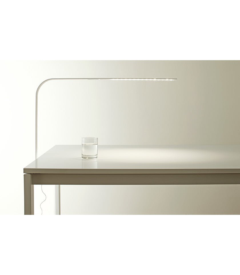 Lampe à pince LIM - Blanc by Pablo Designs | Luminaires & cie