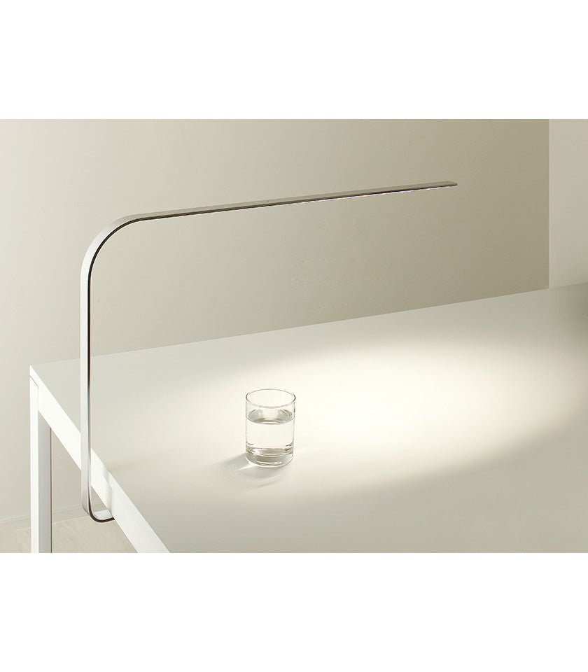 Lampe à pince LIM - Blanc by Pablo Designs | Luminaires & cie