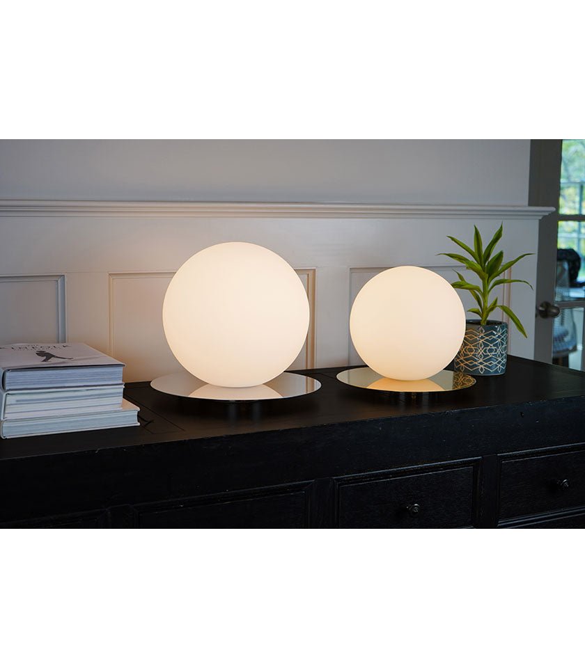 Lampe de table Bola Sphere - Chrome 12 pouces by Pablo Designs | Luminaires & cie