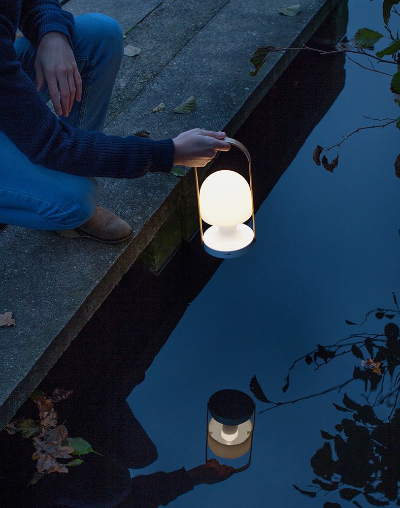 Lampe portable FollowMe - by Marset | Luminaires & cie