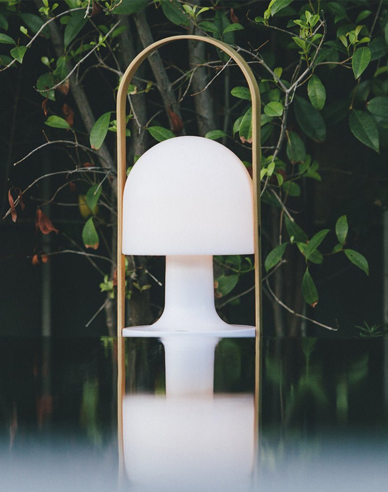 Lampe portable FollowMe - by Marset | Luminaires & cie