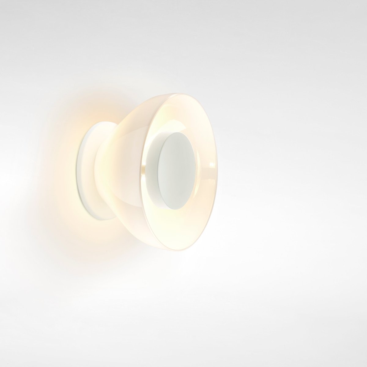 Murale Aura - Blanc opale Aura 7" by Marset | Luminaires & cie