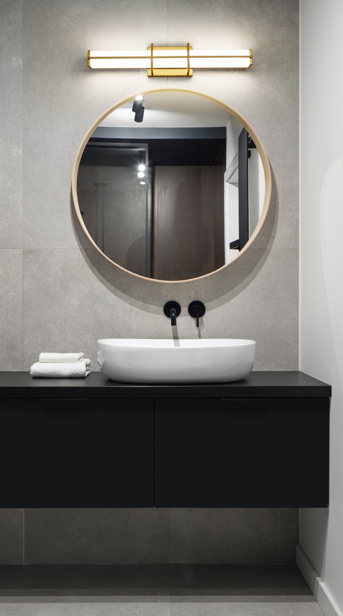 Barre d'éclairage de salle de bain Harrison Or moderne, 25" – vue 2
