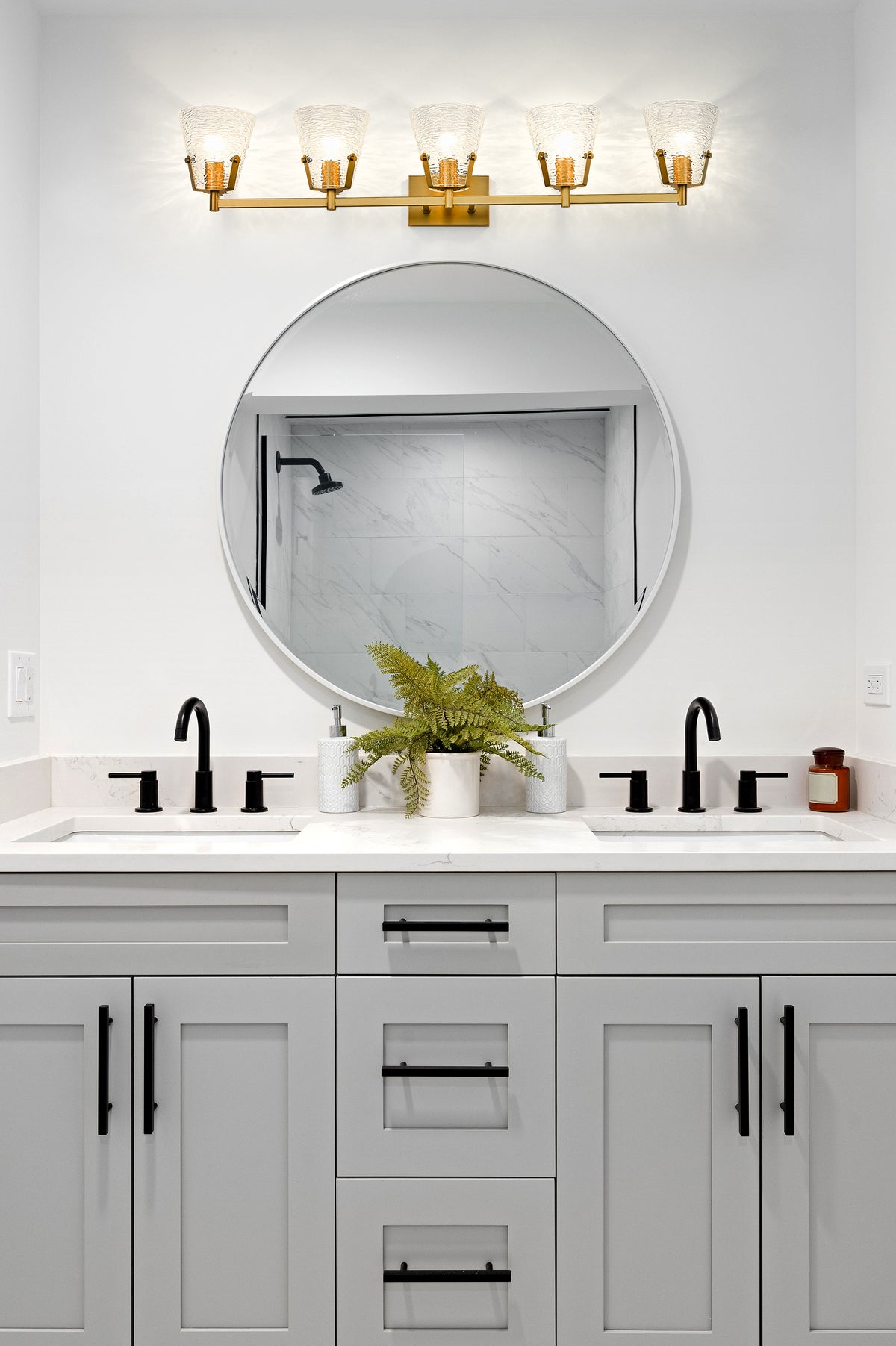 Luminaire de vanité Analia Or moderne, 45 3/4" – vue 2