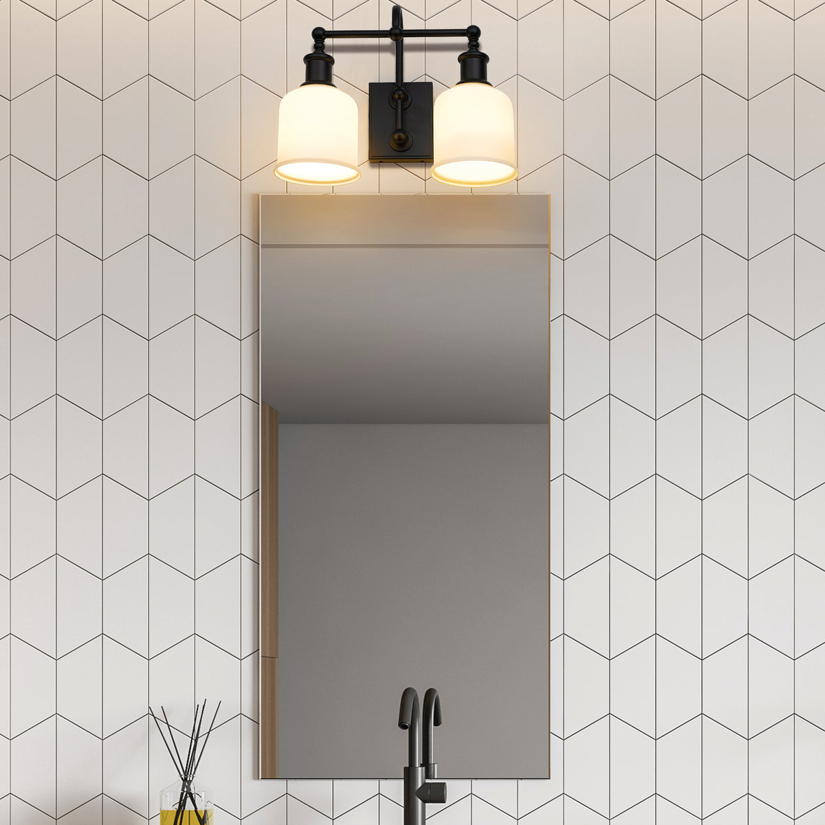 Luminaire de vanité Bryant Noir mat, Opale mate, 16" – vue 3