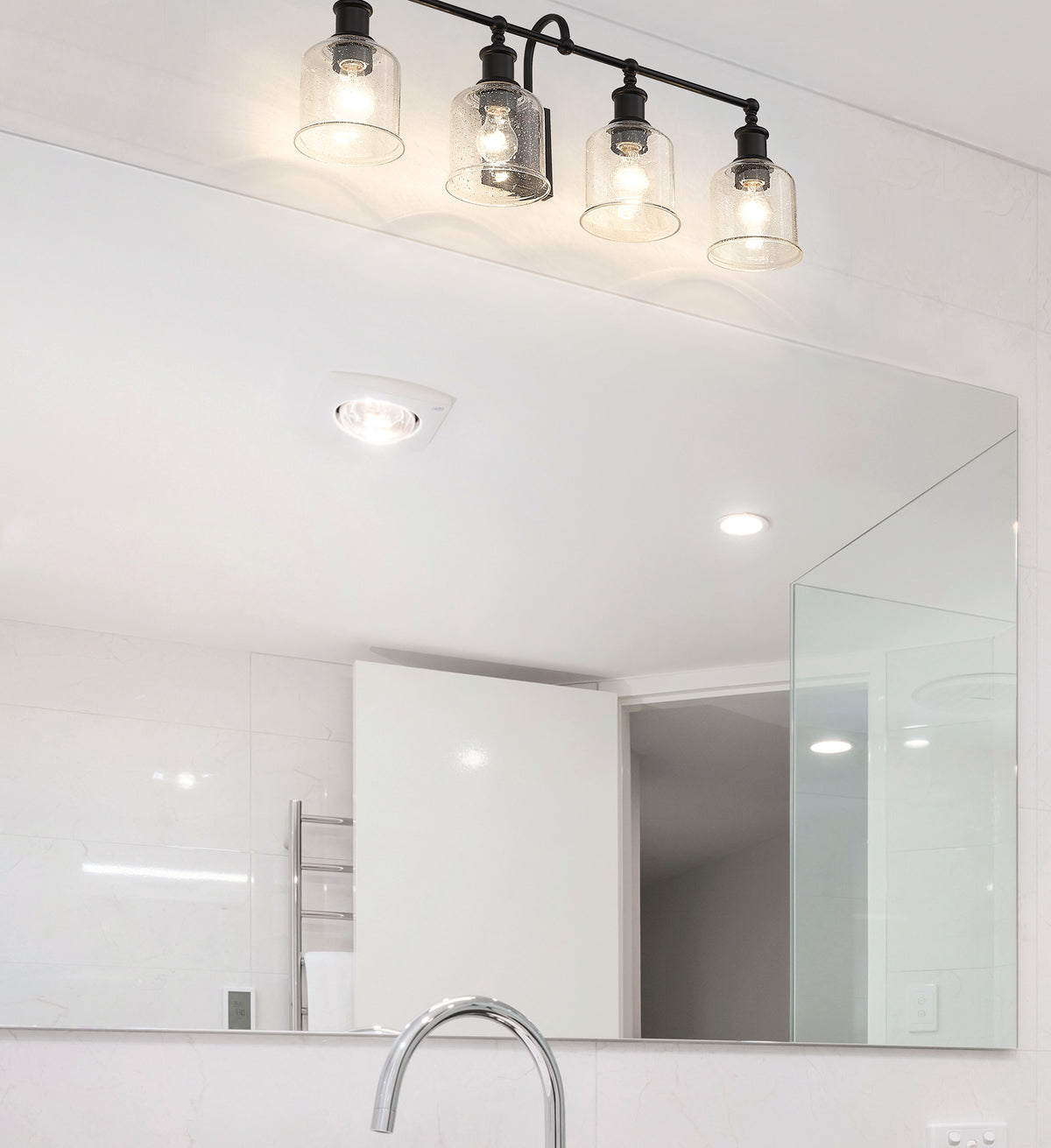 Luminaire de vanité Bryant Noir mat, Grené transparent, 32" – vue 2