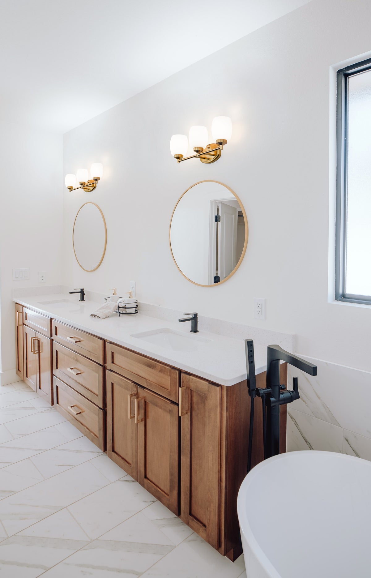 Luminaire de vanité Kendrick Or luxe, 23" – vue 3
