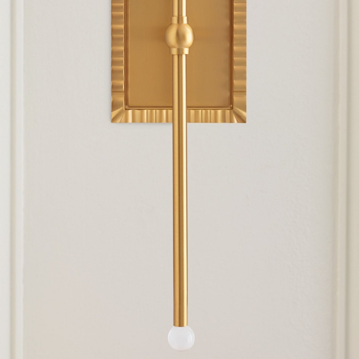 Applique murale Baxley - Nickel poli 8" by Visual Comfort Studio | Luminaires & cie