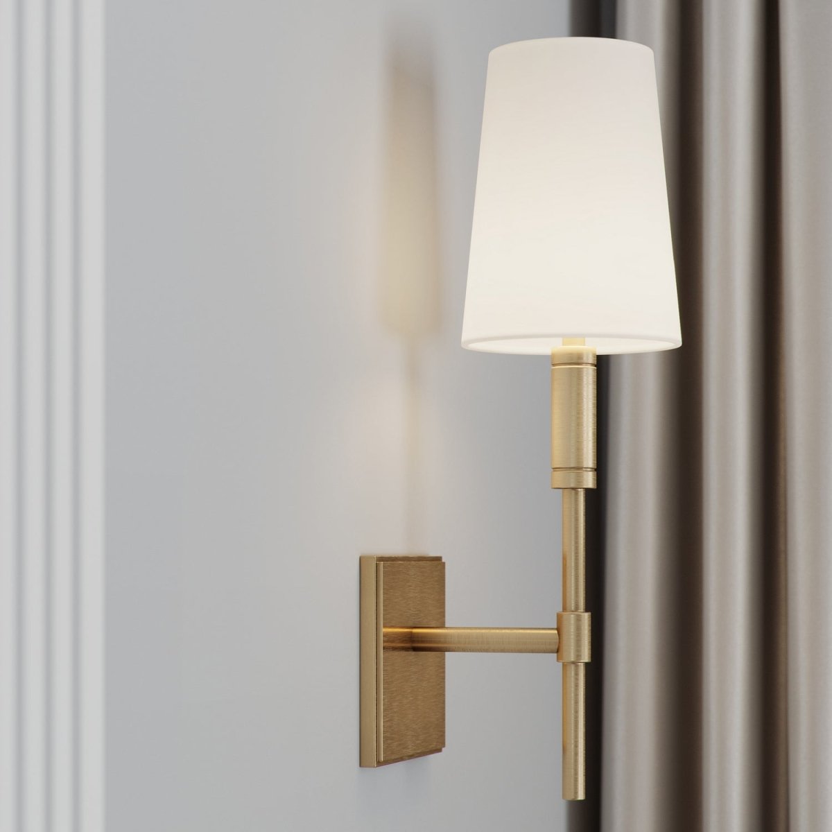 Applique murale Beckham Classic - Nickel poli 17" Lin blanc by Visual Comfort Studio | Luminaires & cie