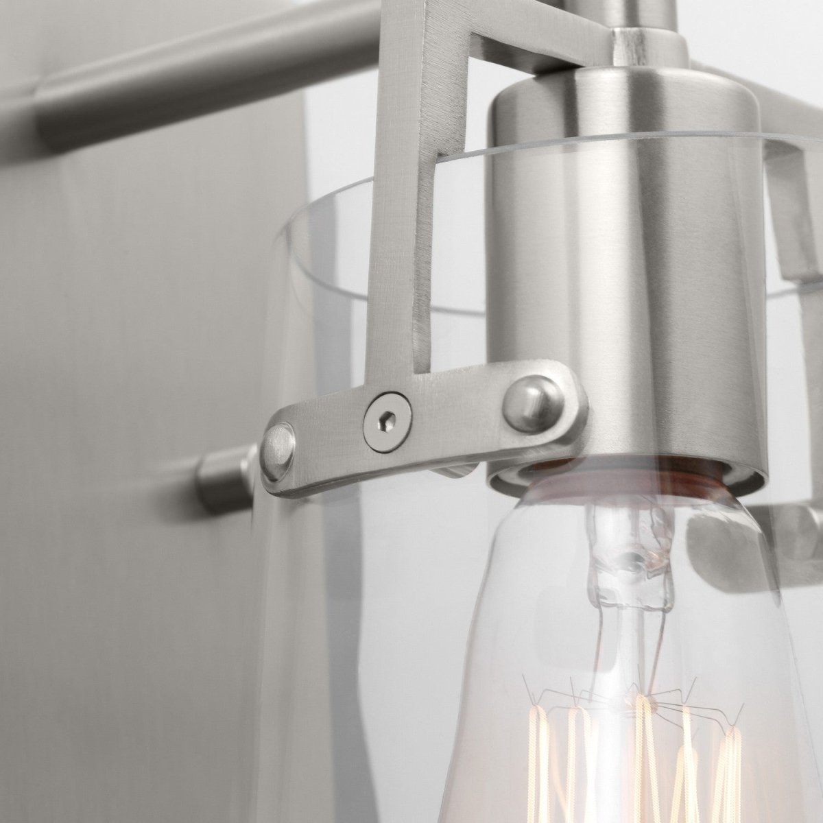 Applique murale Crofton - Laiton satiné Verre craquelé transparent by Visual Comfort Studio | Luminaires & cie