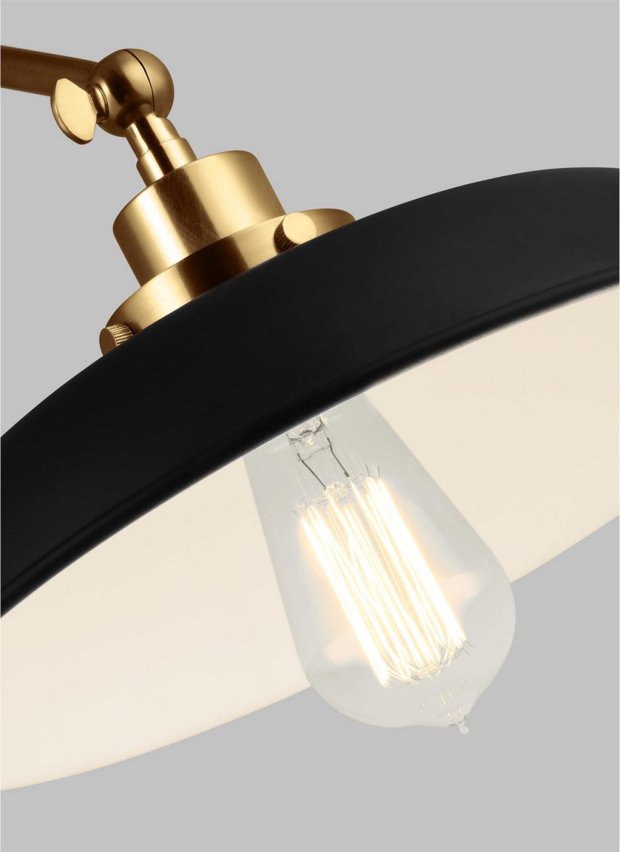 Applique murale double bras évasé Wellfleet - Nickel poli Blanc mat by Visual Comfort Studio | Luminaires & cie