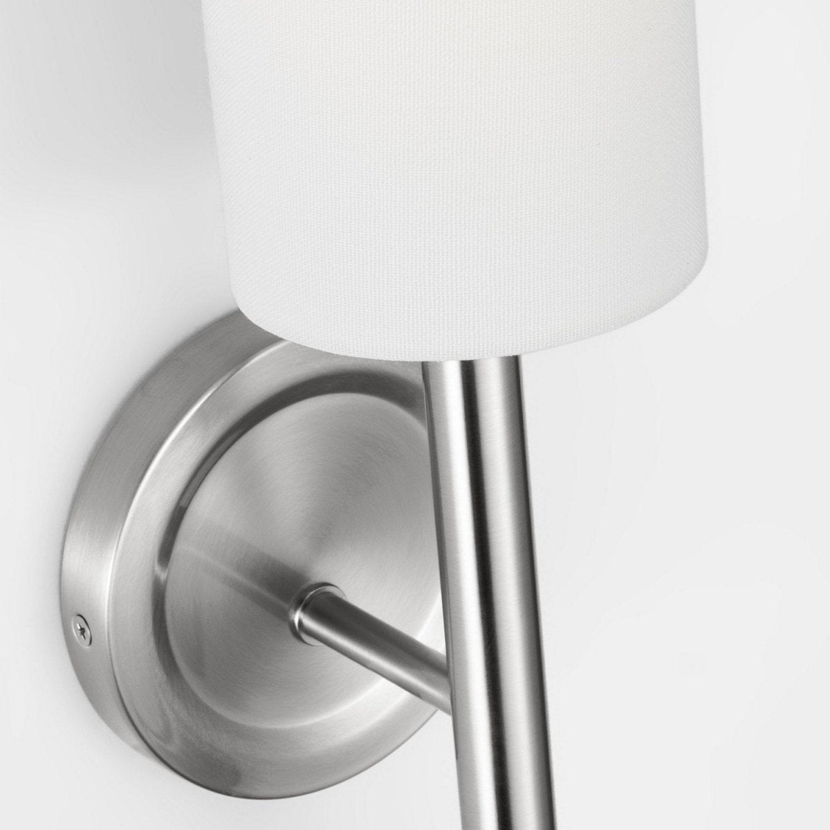 Applique murale Egmont - Laiton satiné 17 1/2" by Visual Comfort Studio | Luminaires & cie