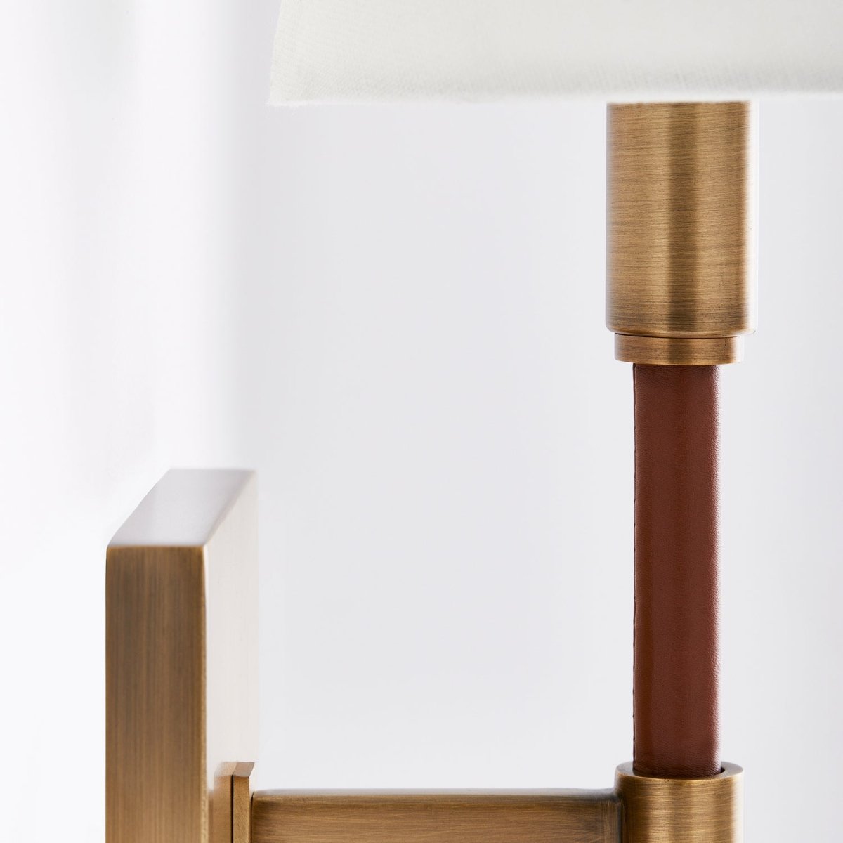 Applique murale Katie - Laiton vieilli dans le temps 13 1/2" by Visual Comfort Studio | Luminaires & cie