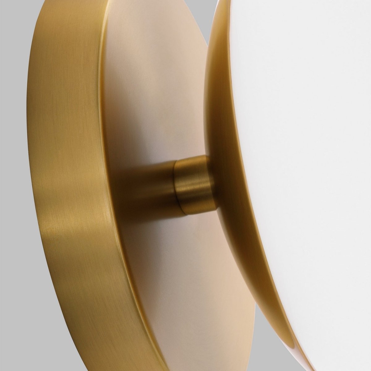 Applique murale Lune - Chrome by Visual Comfort Studio | Luminaires & cie