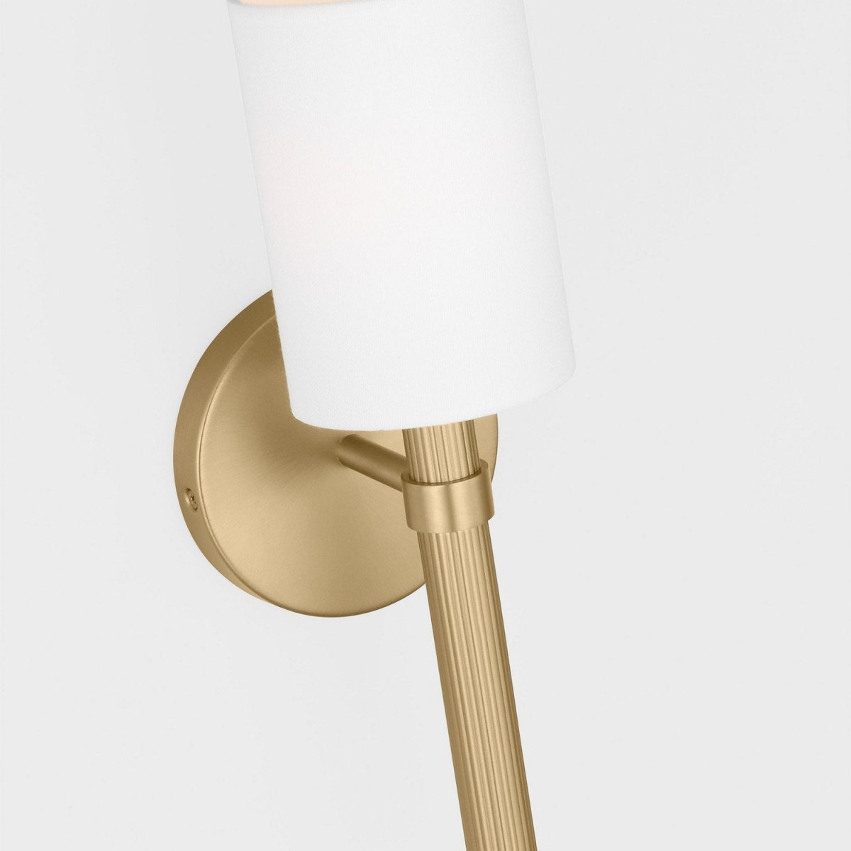 Applique murale Manor - Laiton satiné by Visual Comfort Studio | Luminaires & cie