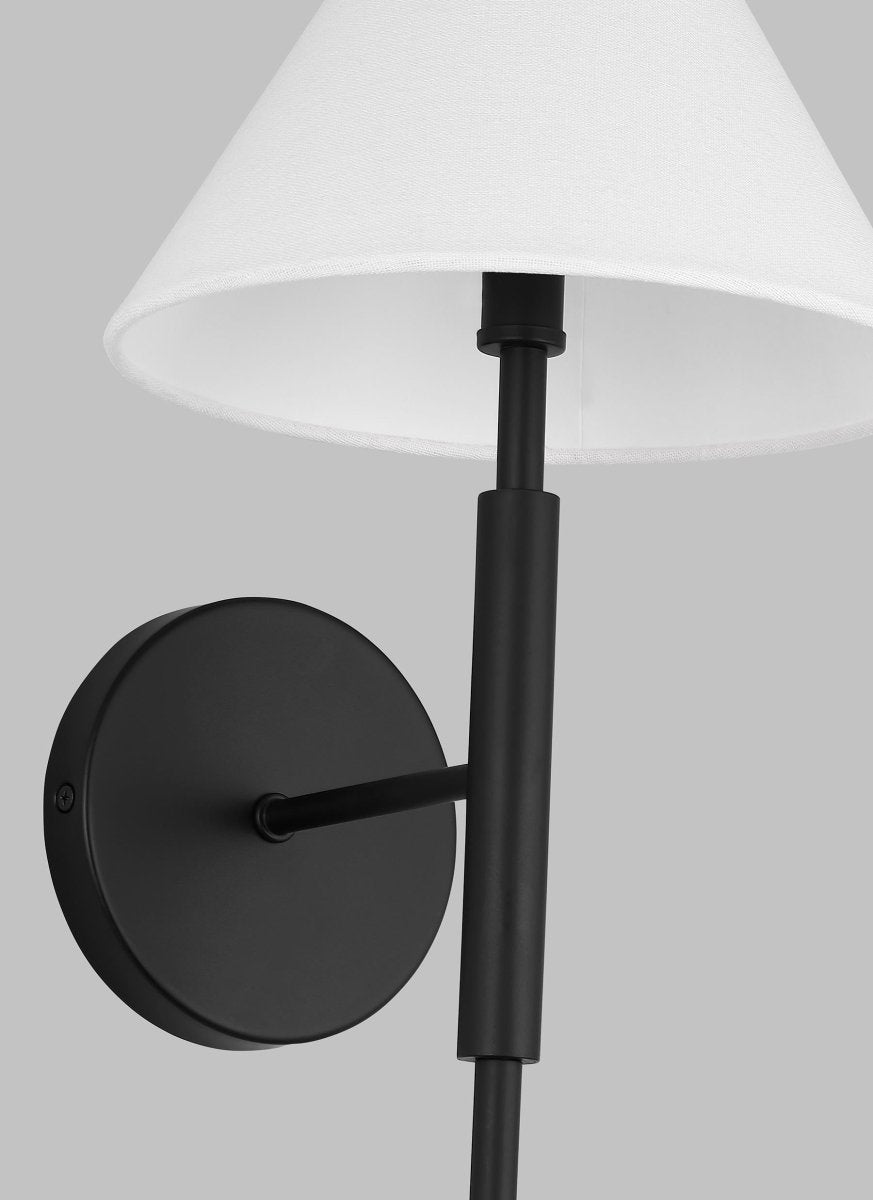 Applique murale Porteau - Laiton satiné by Visual Comfort Studio | Luminaires & cie