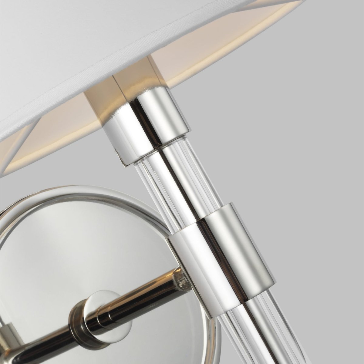 Applique murale Robert - Laiton vieilli dans le temps 9" by Visual Comfort Studio | Luminaires & cie