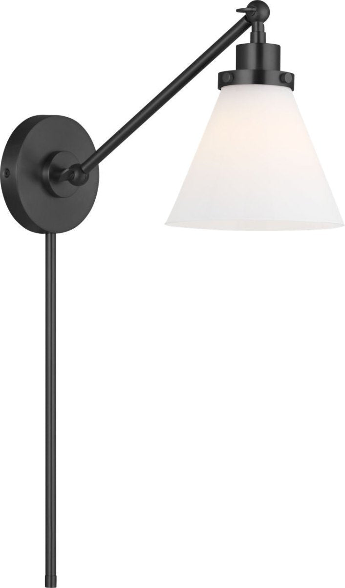 Applique murale simple bras cône Wellfleet - Noir minuit Opalin by Visual Comfort Studio | Luminaires & cie