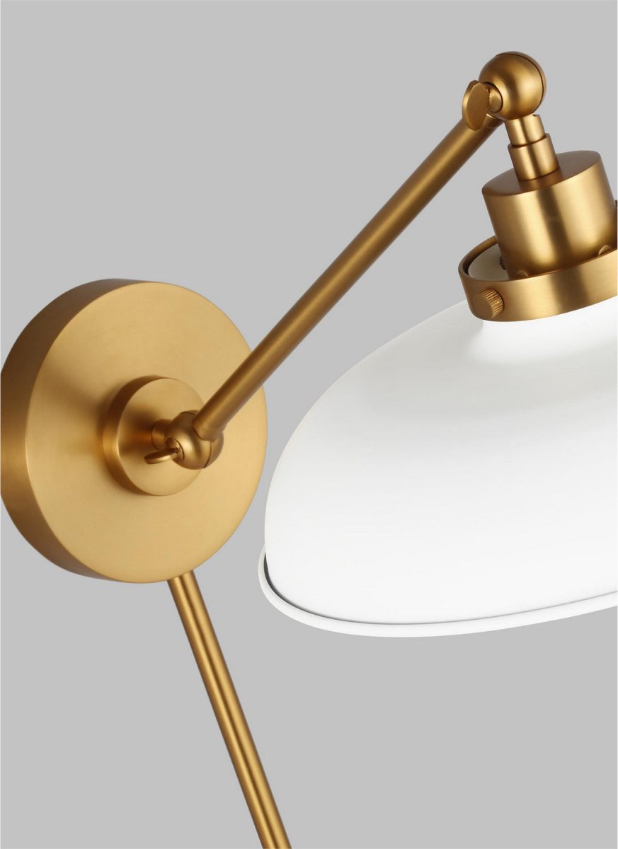 Applique murale simple bras évasé Wellfleet - Nickel poli Blanc mat by Visual Comfort Studio | Luminaires & cie