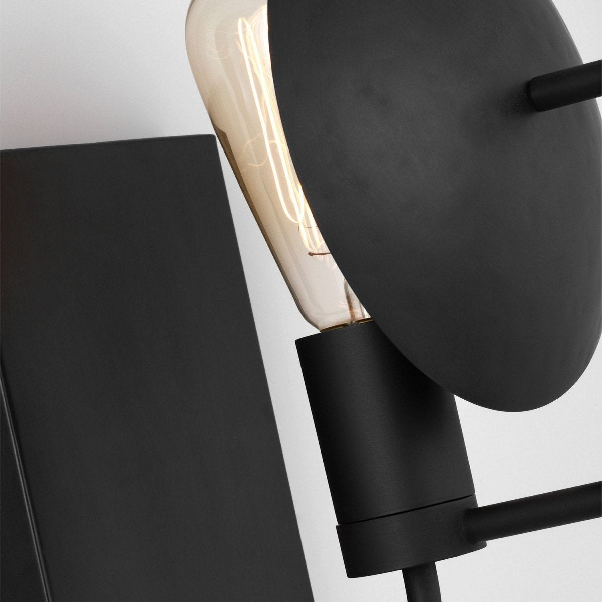 Applique murale Whare - Laiton bruni by Visual Comfort Studio | Luminaires & cie