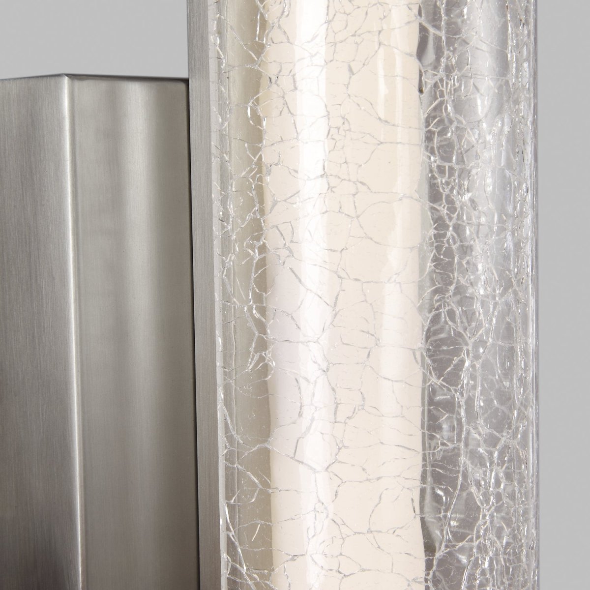 Barre d'éclairage de salle de bain Cutler - Nickel satiné Verre ciselé 36" by Visual Comfort Studio | Luminaires & cie