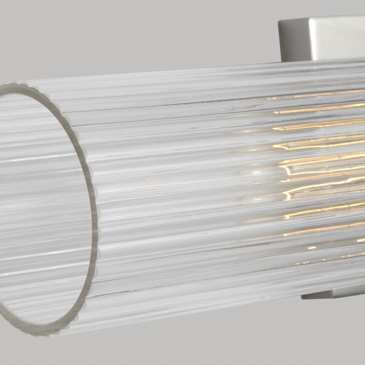 Barre d'éclairage de salle de bain Geneva - Nickel poli by Visual Comfort Studio | Luminaires & cie