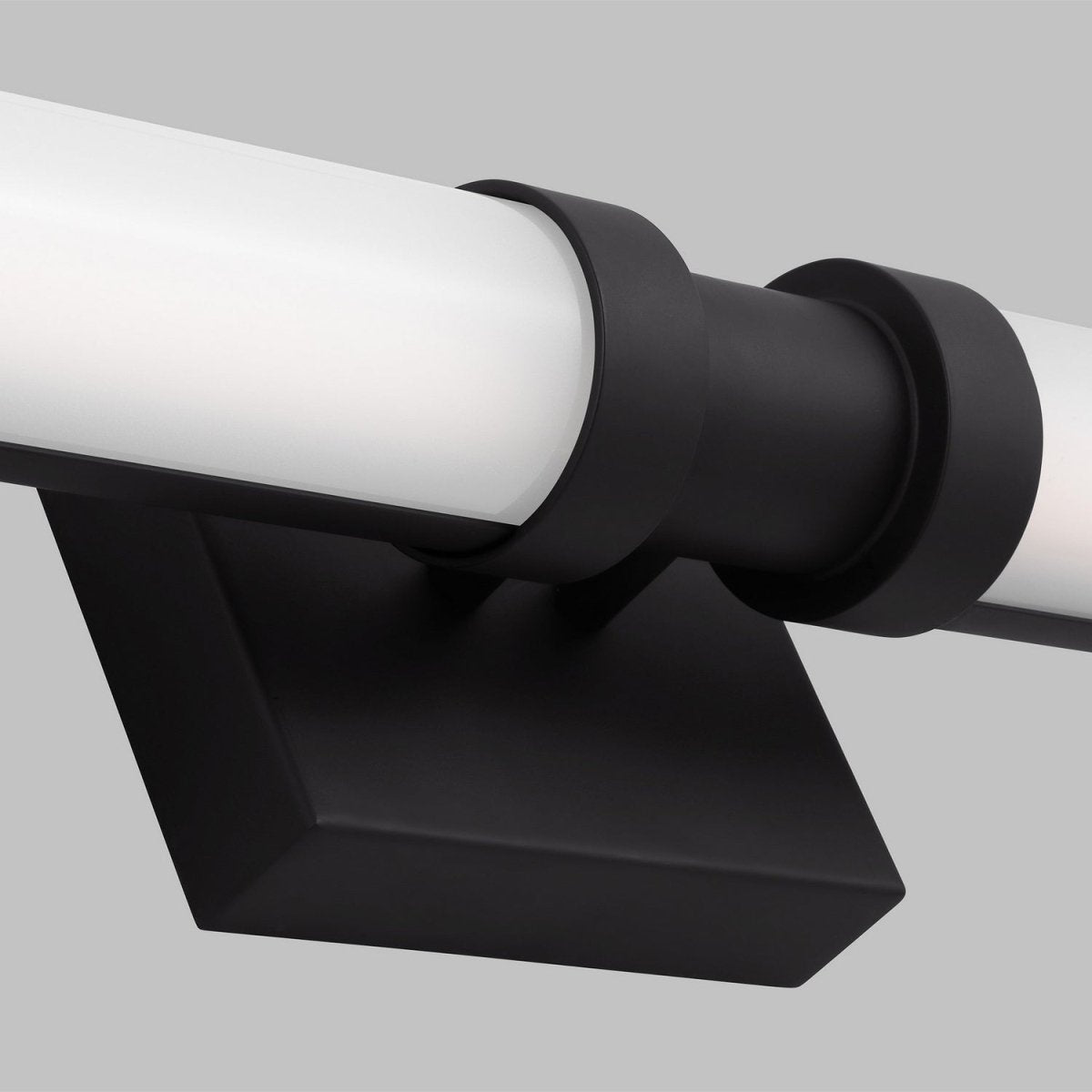 Barre d'éclairage de salle de bain Kiel - Nickel brossé 48" by Visual Comfort Studio | Luminaires & cie
