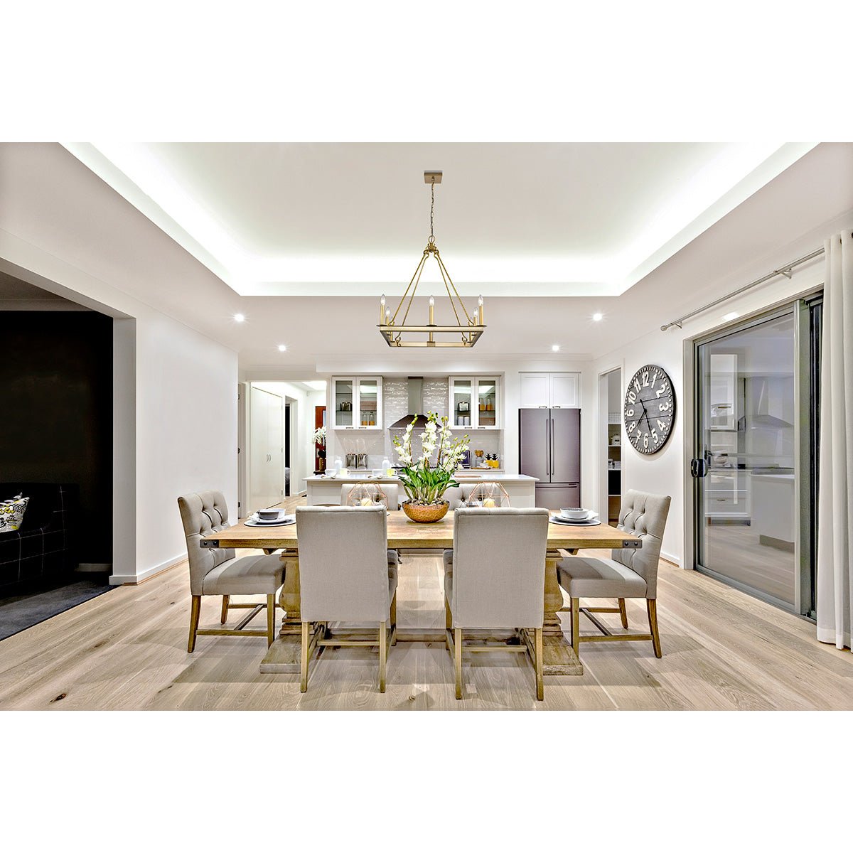 Chandelier Barclay - Laiton ancien 26" by Z - Lite | Luminaires & cie