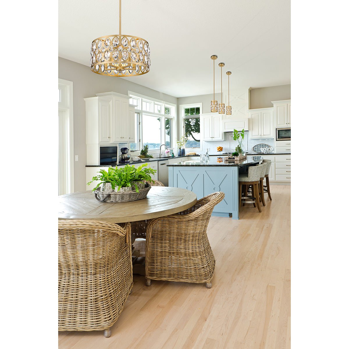 Chandelier Dealey