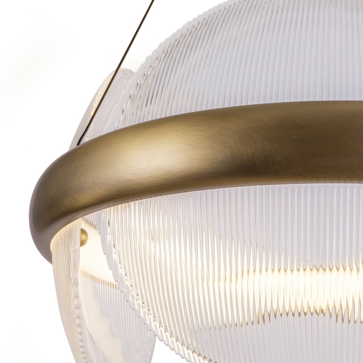 Chandelier Taurus - Vintage en laiton / verre côtelé transparent by Kuzco Lighting | Luminaires & cie