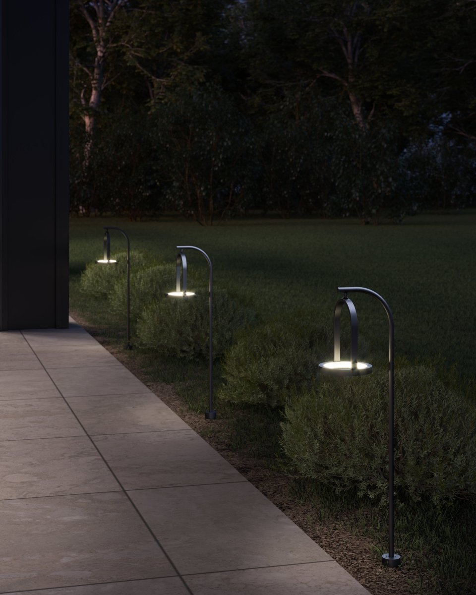 Éclairage paysager bas voltage Trek - by Kuzco Lighting | Luminaires & cie