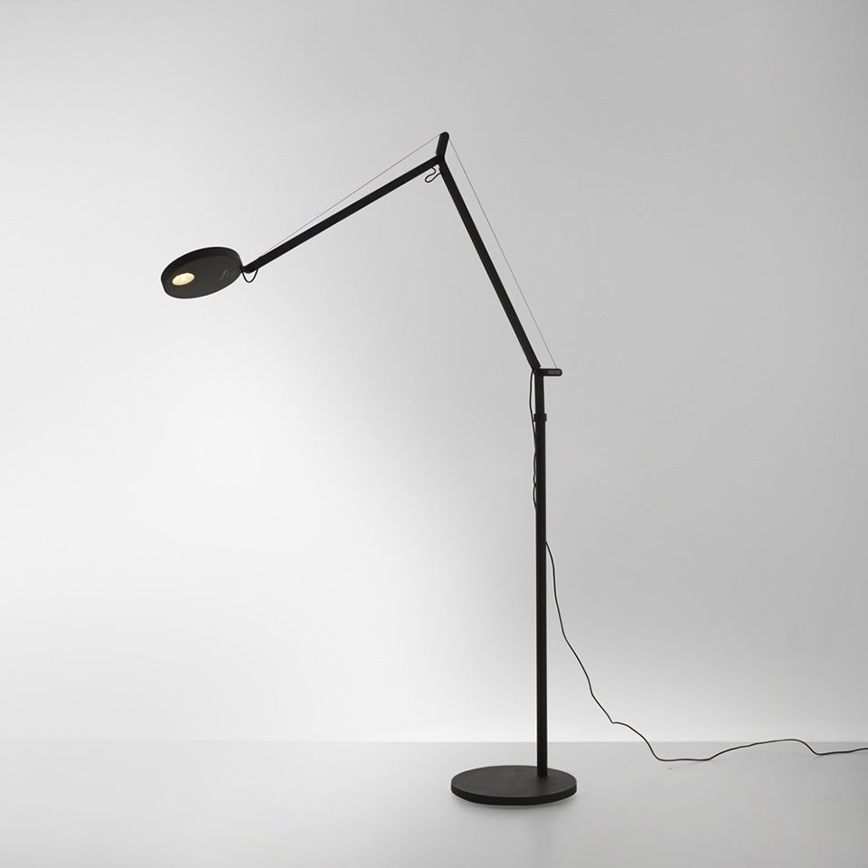Lampe de plancher Demetra - Classique Noir mat 3000°K by Artemide | Luminaires & cie