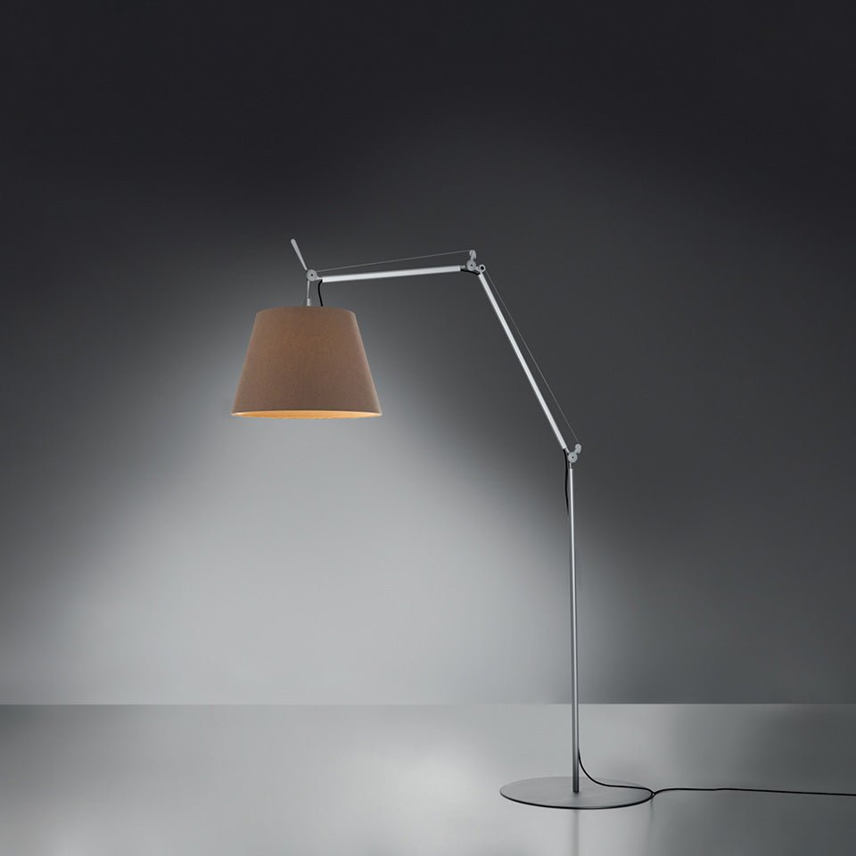 Lampe de plancher extérieure Tolomeo Mega - Gris pigeon tissé by Artemide | Luminaires & cie