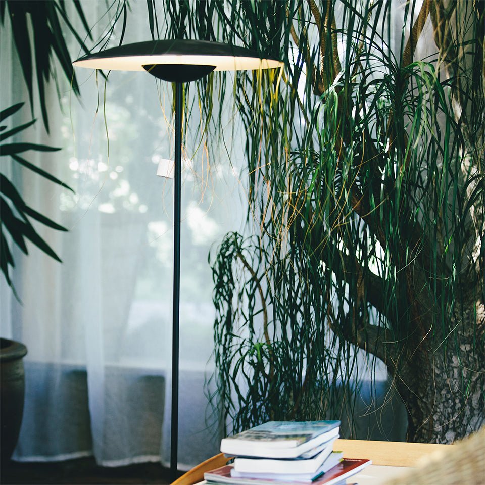 Lampe de plancher Ginger - Wenge/Blanc by Marset | Luminaires & cie