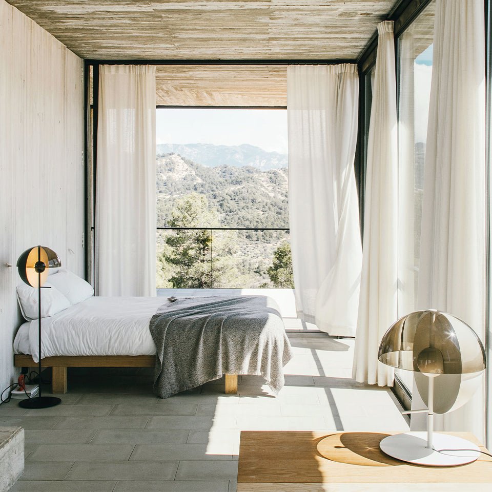 Lampe de plancher Theia - Noir by Marset | Luminaires & cie