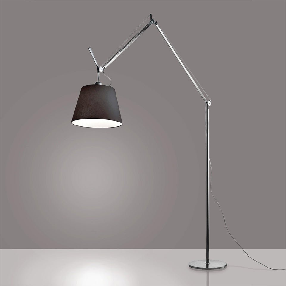 Lampe de plancher Tolomeo Mega - Aluminium + AJ Noir 17" DEL / 31W / 3000°K / Dimmable sur câble by Artemide | Luminaires & cie