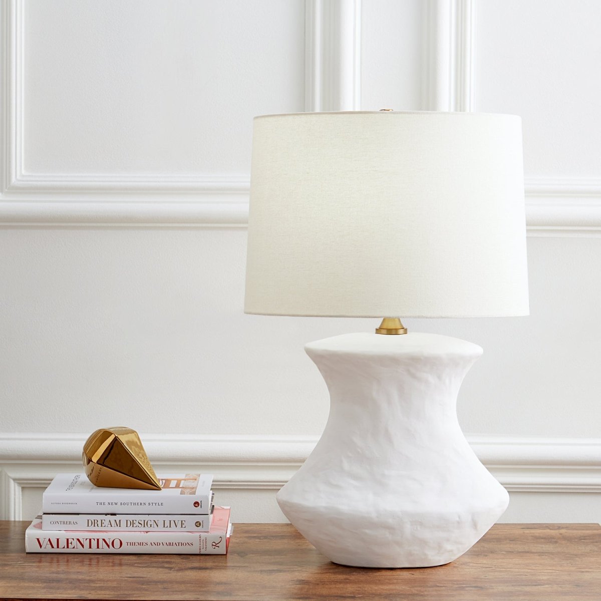 Lampe de table Bone - Céramique noire rugueuse by Visual Comfort Studio | Luminaires & cie