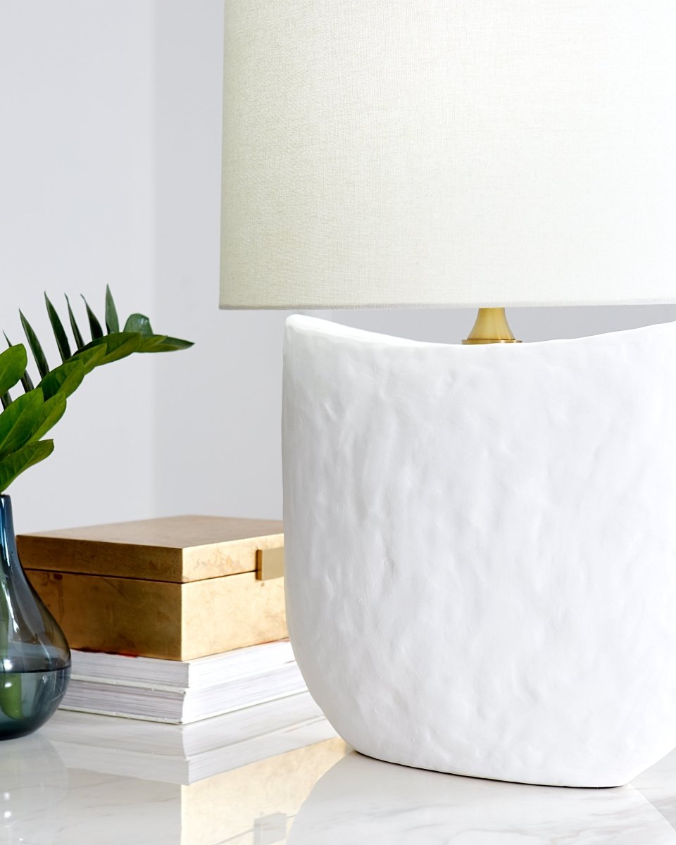 Lampe de table Cenotes - Céramique blanche mate by Visual Comfort Studio | Luminaires & cie