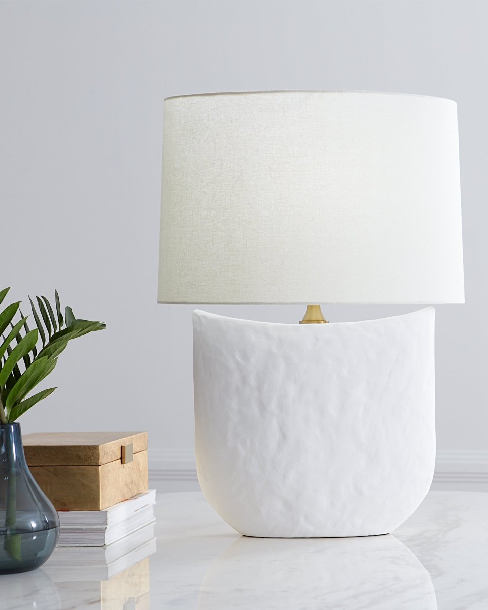 Lampe de table Cenotes - Céramique blanche mate by Visual Comfort Studio | Luminaires & cie