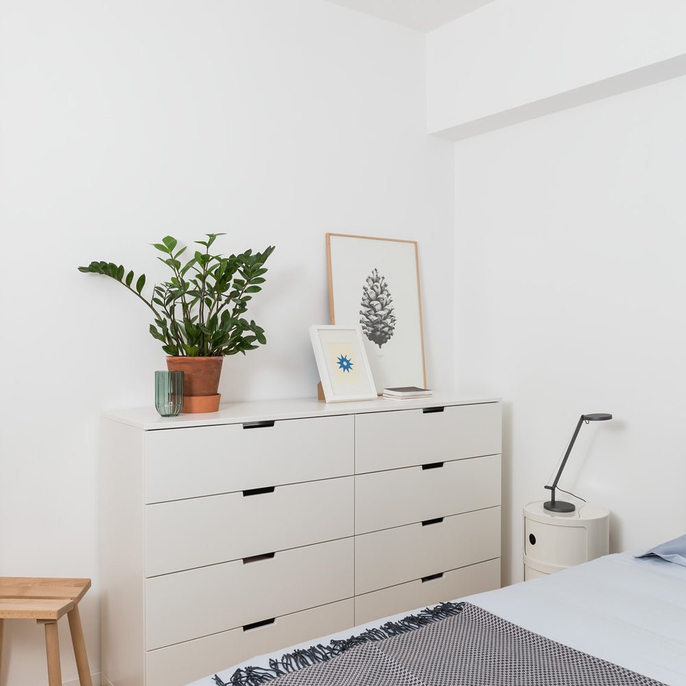 Lampe de table Demetra - Classique Gris anthracite / 2700°K Base by Artemide | Luminaires & cie