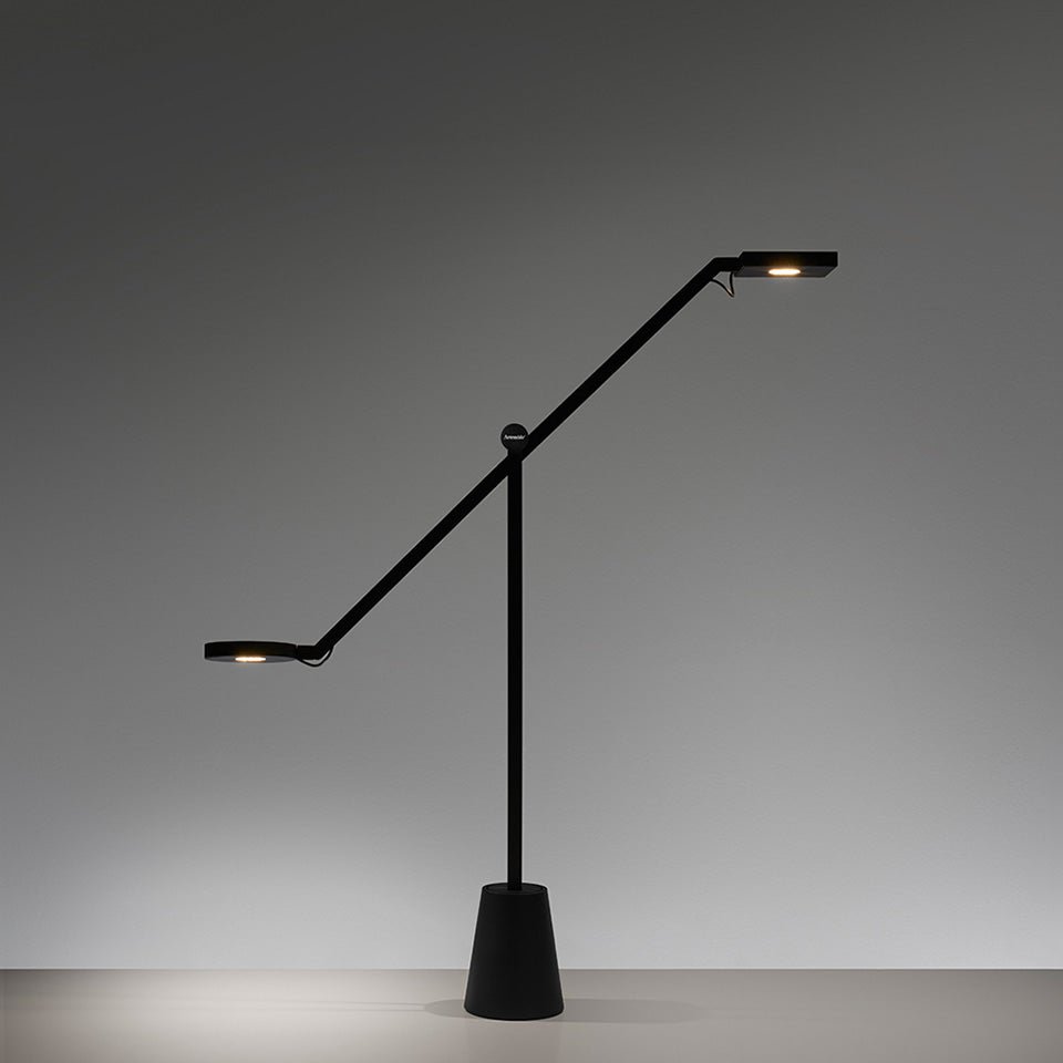 Lampe de table Equilibrist - by Artemide | Luminaires & cie